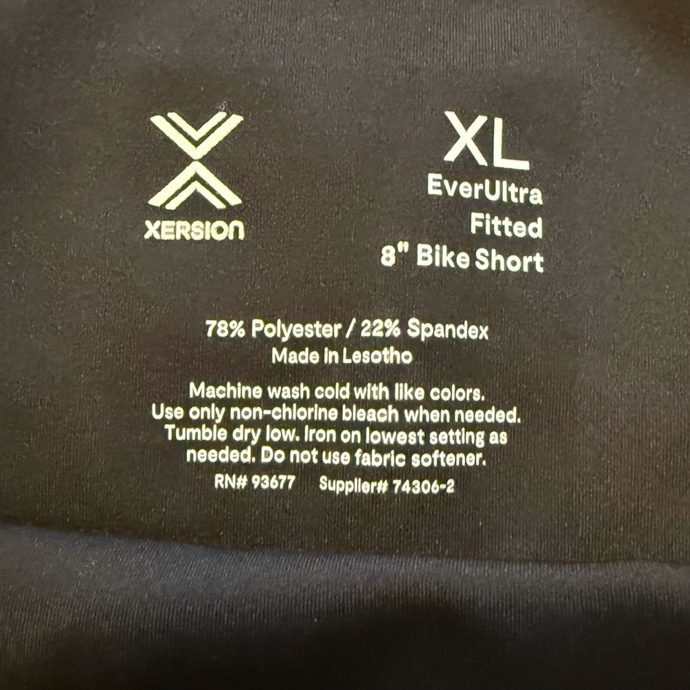 NWT Xersion EverUltra Fitted 8" Bike Shorts - Picture 3 of 5
